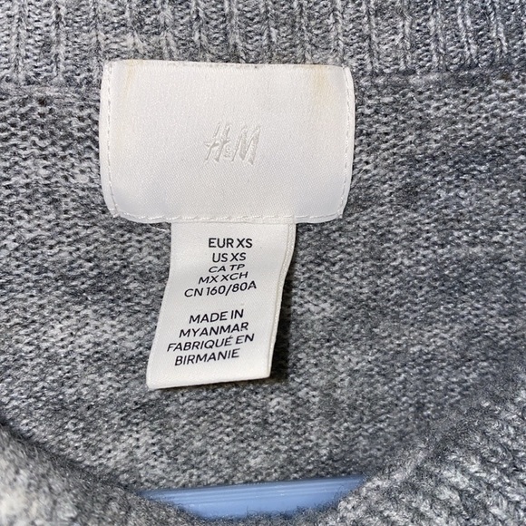 H&M XS GRAY BEADED-COLLAR SWEATER - Picture 2 of 11